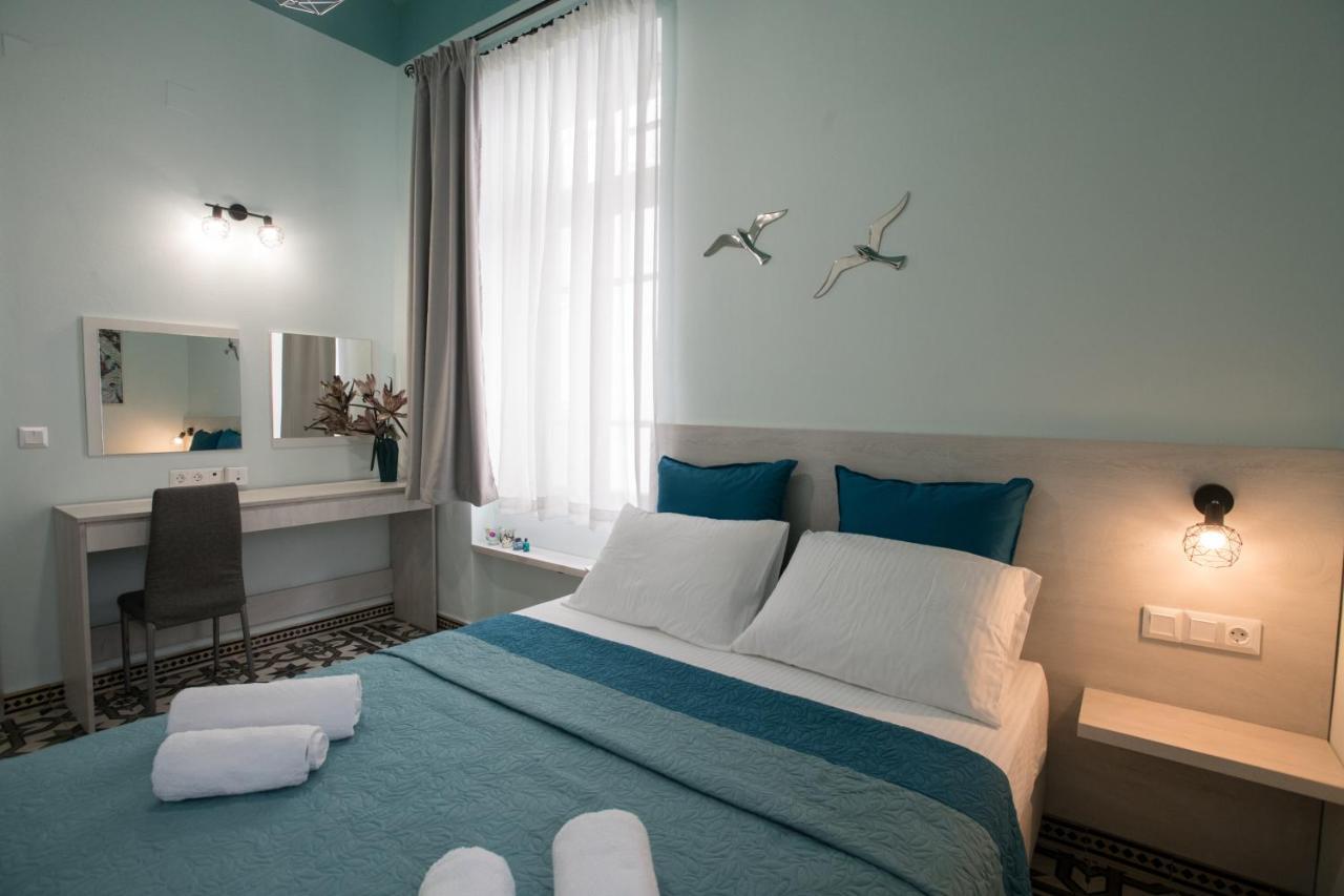 The Blue Apartment In The Heart Of Heraklion Exteriör bild