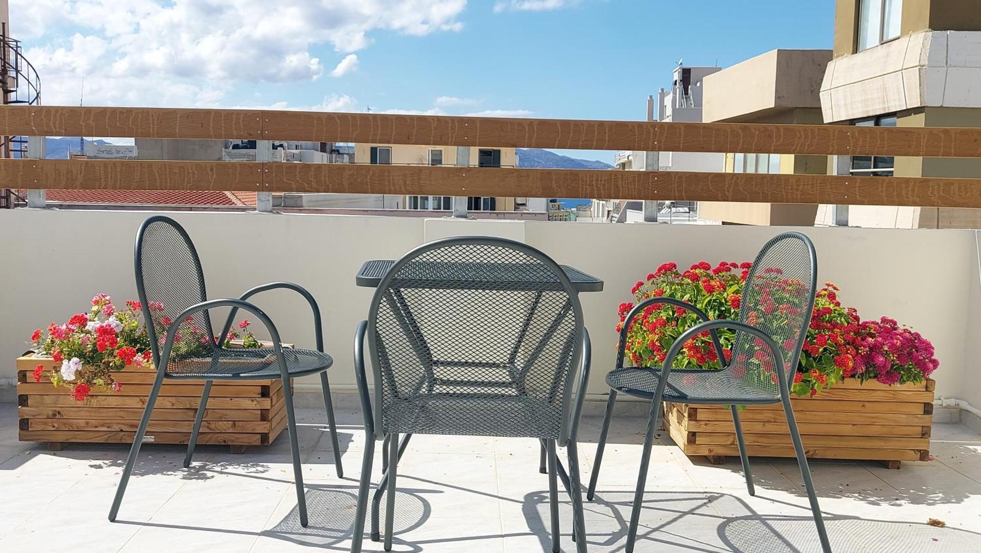 The Blue Apartment In The Heart Of Heraklion Exteriör bild